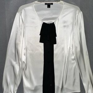 St. John White and Black Women's Top